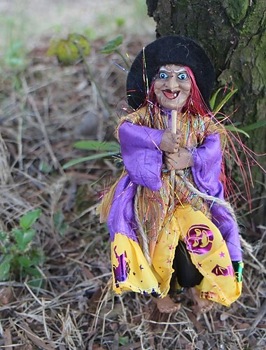  Bambole di streghe di Halloween, decorazioni, accessori, statuette spaventose, oggetti di scena, ornamenti artigianali, ciondoli fantasma appesi per giardino, casa stregata, bar, decorazioni per feste