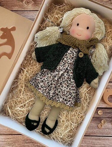  手作りのウォルドルフ人形、女の子の赤ちゃん用、洋服セット付き - 11.8インチの柔らかいぬいぐるみ、幼児向け、お子様へのクリスマスプレゼントに最適