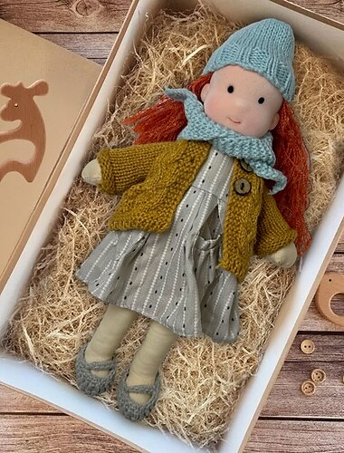  手作りのウォルドルフ人形、女の子の赤ちゃん用、洋服セット付き - 11.8インチの柔らかいぬいぐるみ、幼児向け、お子様へのクリスマスプレゼントに最適