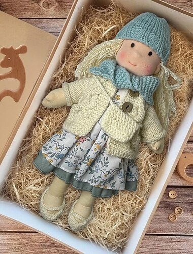 手作りのウォルドルフ人形、女の子の赤ちゃん用、洋服セット付き - 11.8インチの柔らかいぬいぐるみ、幼児向け、お子様へのクリスマスプレゼントに最適