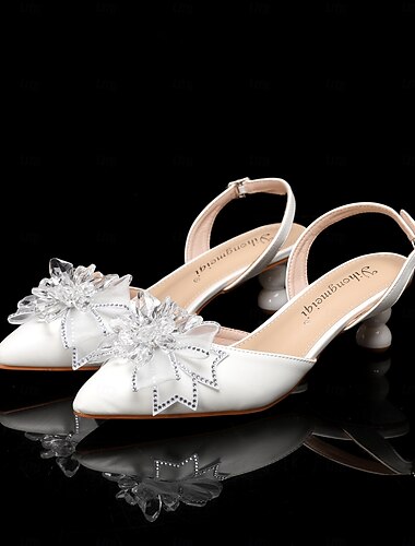  weiße Satin-Slingback-Pumps für Damen – Kristallblumendetail, elegantes spitzes Zehendesign, perfekt für Hochzeiten und formelle Anlässe