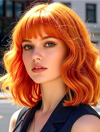  Perruques roses courtes ondulées, perruque pastel avec frange, cheveux synthétiques mi-longs pour femmes et filles, perruque de cosplay colorée en fibre synthétique résistante à la chaleur pour une
