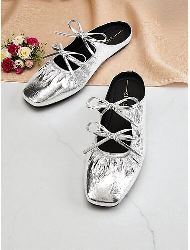  Γυναικεία μεταλλικά ασημένια slip-on mules - τσαλακωμένα συνθετικά δέρματα, φλατ παπούτσια με τετράγωνη μύτη για νυχτερινά πάρτι και βραδινά σύνολα