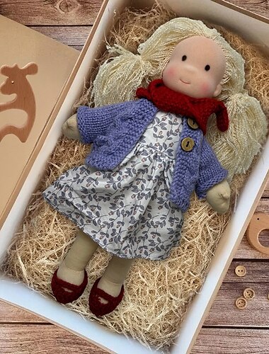  手作りのウォルドルフ人形、女の子の赤ちゃん用、洋服セット付き - 11.8インチの柔らかいぬいぐるみ、幼児向け、お子様へのクリスマスプレゼントに最適