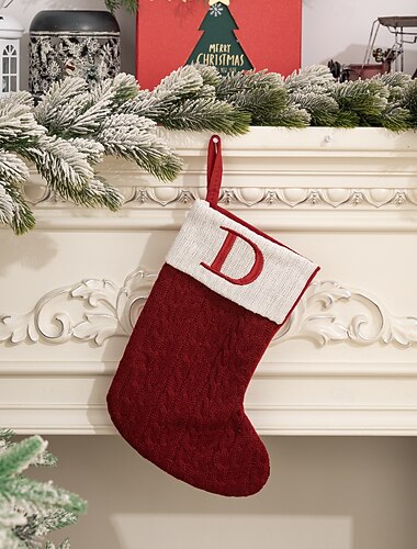  Julestrømpe rød strikket bokstavdesign medium størrelse brodert alfabet feriesokk gjør-det-selv gavepose til hjemmet peis festlig julefestdekorasjon tilbehør