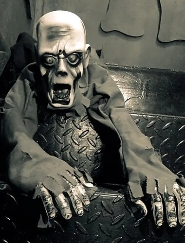  Decoración de zombi arrastrándose de Halloween, accesorios fantasma animados con activación de sonido adecuados para bares KTV, casas embrujadas, juguetes eléctricos de terror para fiestas en el