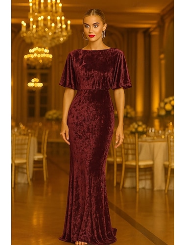  Nymfe  Trompet Cape Kjole Kveldsdrakt Teksturert Fløyel Elegant Kjole Formell Bryllup Fei børstet Tog Kortsleeve Båt Utsnitt med Volanger