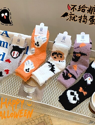  Calcetines de Halloween para mujer, nuevos calcetines de media pantorrilla de lana coral gruesa y cálida para otoño e invierno, diseño de dibujos animados divertidos, medias acogedoras que no se