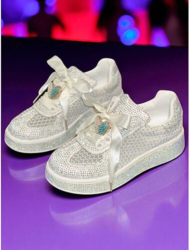  Baskets blanches à strass pour femmes avec lacets en ruban de satin et breloque cœur - chaussures décontractées glamour pour la vie nocturne, les clubs et les tenues de fête