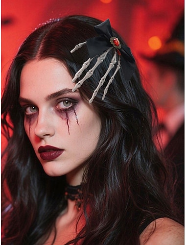  Svart hårspänne i gotisk stil med skelettdetalj på handen, perfekt för Halloween-fester