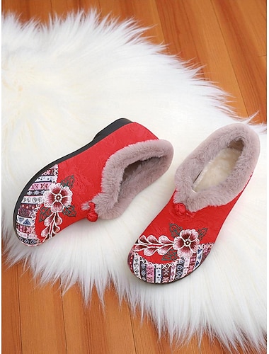  נעלי סליפ-און אדומות לנשים עם בטנת פרווה רקומה ודוגמא פרחונית, נעלי חורף חמות לחג המולד, עונת החגים ולבוש יומיומי