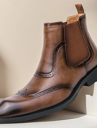  Botines Chelsea de piel sintética marrón para hombre: zapatos de vestir clásicos sin cordones con detalles brogue para negocios, oficina y ocasiones formales.
