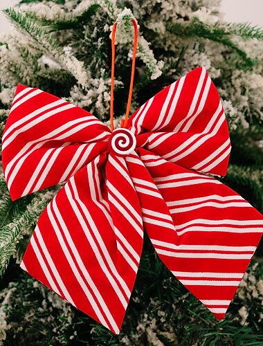  julesløyfepynt rød og hvit stripete godteri-sløyfepynt svampsløyfe hengende dekorasjon til juletre ferie festlig tredekorasjon