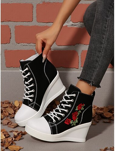  Dámské černé plátěné tenisky na klínku s výšivkou červené růže, ležérní boty na platformě se šněrováním na streetwear, halloweenské párty a festivaly
