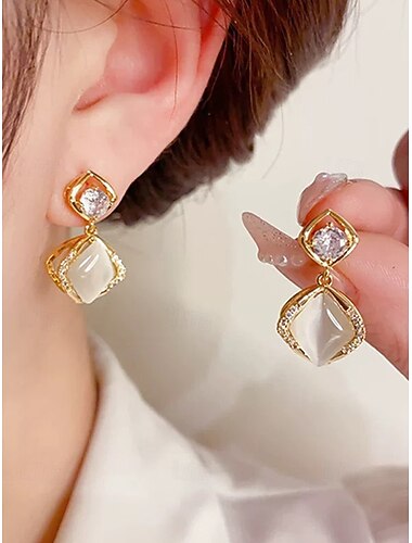  Elegante vergulde oorbellen voor dames met kattenoog en zirkoon, verkrijgbaar als steker en clip-on voor bruiloften, feesten en formele gelegenheden