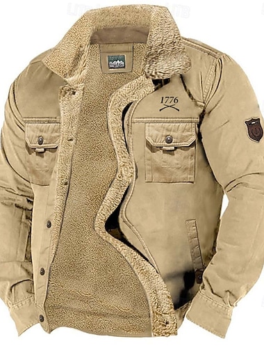 Miesten Kuvitettu 1776 Fleecetakki Cargo takki Sherpa takki Pidä lämpimänä Vintage Vapaa-aika ulko- Koti Useita taskuja Puuvillatakit Talvitakit Syksy Talvi Fleece-taittokaulus Pitkähihainen khaki   Miesten Kuvitettu 1776 Fleecetakki Cargo takki Sherpa takki Pidä lämpimänä Vintage Vapaa-aika ulko- Koti Useita taskuja Puuvillatakit Talvitakit Syksy Talvi Fleece-taittokaulus Pitkähihainen khaki