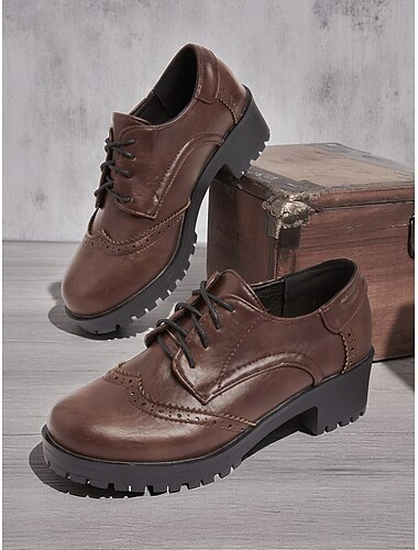  Γυναικεία vintage καφέ παπούτσια Oxford με πλατφόρμα και brogue της δεκαετίας του 1950, κομψά και ευέλικτα για casual, επαγγελματικά και καθημερινά ρούχα.