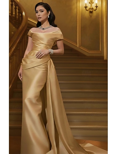  Trumpetti / merenneito Tuubi Hipaisulaahus Iltapuku Tanssiaispuku hameen päällä Muodollinen mekko Tyylikäs Juhlatyyli Hihaton Olkaimeton Muodollinen Häät Joustava satiini kanssa Laskokset