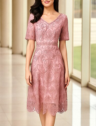  A-linje Te-lengde Festkjole Cocktail Kjole Kortermet V-hals Elegant Luksuriøs Formell Bomullsblanding Polyester Kjole til brudens mor med Broderi