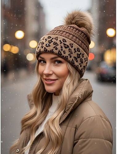  Kerst gebreide muts voor dames met imitatiebont pompon, warme wintermuts met luipaardprint, stijlvolle vakantie-accessoire voor buiten- en feestelijke outfits