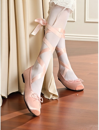  ballerine da donna in raso rosa con lacci a nastro, design elegante e femminile, perfette per lezioni di danza classica, saggi di danza e occasioni speciali