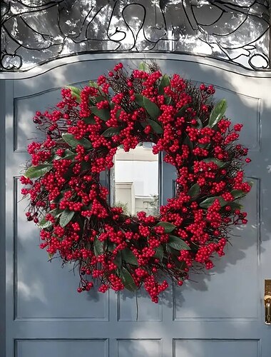  Wianek świąteczny z jagód ostrokrzewu – czerwona sztuczna dekoracja świąteczna z liśćmi sosny, idealna do wnętrz i na zewnątrz, ręcznie robiona dekoracja świąteczna na ścianę i okno