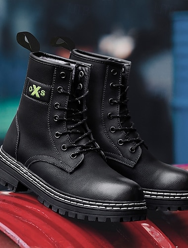 Svarte høye herrestøvletter i kunstskinn med grønn logodetalj – trendy og komfortable sko for hverdags- og gatemote   Svarte høye herrestøvletter i kunstskinn med grønn logodetalj – trendy og komfortable sko for hverdags- og gatemote