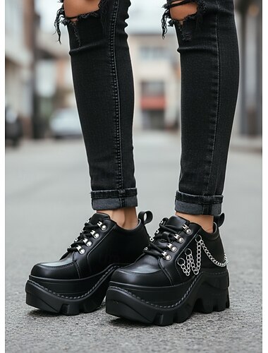  Damskor med grova, gotiska halloween-platåskor och metallkedjor - punkiga, edgy svarta snörskor för läskiga fester, alternativa streetwear- och nattlivsstilar