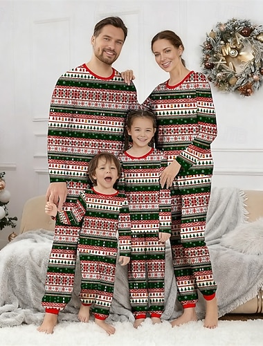 familj Jul Jul familjepyjamas Pyjamas Familjeset Grafisk Snöflinga Hem Mönster Mörkgrön Grön Långärmad Dagligen Matchande kläder   familj Jul Jul familjepyjamas Pyjamas Familjeset Grafisk Snöflinga Hem Mönster Mörkgrön Grön Långärmad Dagligen Matchande kläder