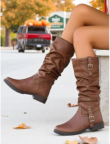  Svarta damstövlar med rynka mid-calf – snygga, löst sittande stövlar med spänne för dejtkvällar och avslappnat gatumode