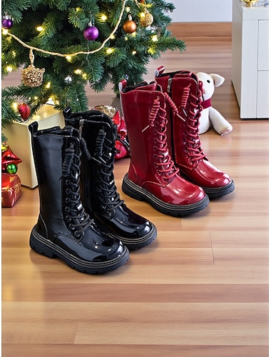 Botas de veludo vermelho para crianças com pompons e laços - estilo festivo para festas de Natal, perfeitas para festas de Natal e comemorações de inverno   Botas de veludo vermelho para crianças com pompons e laços - estilo festivo para festas de Natal, perfeitas para festas de Natal e comemorações de inverno
