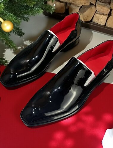  mocassini con nappe da uomo: eleganti in stile festivo, perfetti per le feste di Natale e le celebrazioni formali