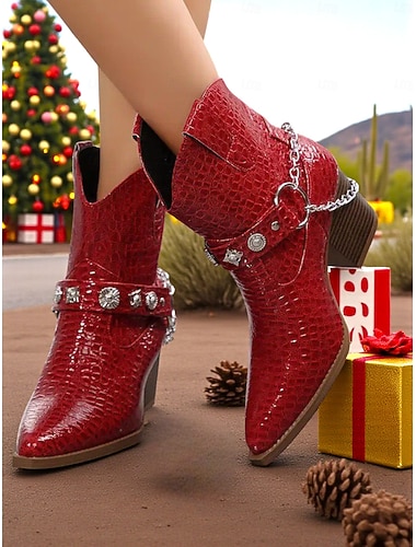  Bottines de cowboy à imprimé crocodile rouge pour femmes avec détails de chaîne et accents de strass, style d'inspiration western, parfaites pour Noël, les fêtes de fin d'année et les occasions festives