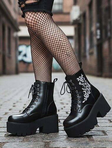  Svarta grova halloween-platåstövlar med snörning och fjärilsbroderi för kvinnor - goth streetwear-ankelstövlar för läskiga fester och vardagliga edgy outfits