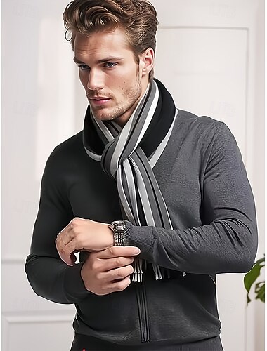  miesten jouluinen neulottu raidallinen huivi, lämmin talvinen pitkä huivi hapsuilla, pehmeä monivärinen muotiasuste loma-, ulko- ja vapaa-ajan käyttöön