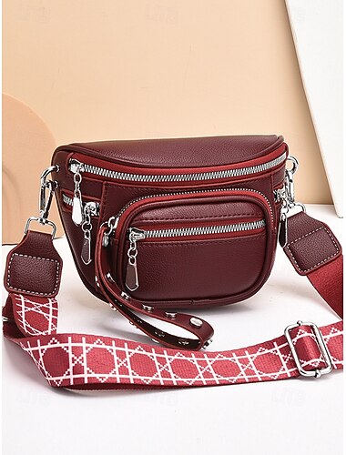  Dame burgunderfarget crossbody-brystveske i kunstskinn med flere glidelåslommer, bred stropp og sølvfarget maskinvare, stilig håndfri reiseveske for hverdagsbruk og juleantrekk