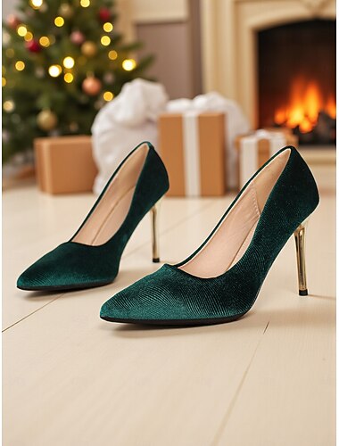  Grønne fløyels pumps med spiss tå og stiletthæl til dame, elegante og stilfulle, perfekte til julebord, kveldsmøter og formelle arrangementer
