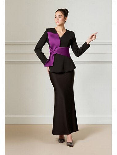  Kaksiosainen Tuubi Mekot Nilkkapituinen Pitkähihainen V kaula-aukko Tyylikäs Pikkumusta Muodollinen Satiini Morsiammen äidin asu kanssa Nauhat