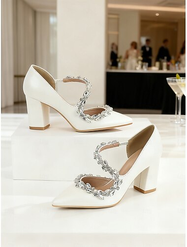  حذاء نسائي بكعب عريض من الساتان الأبيض مع أشرطة مزينة بالكريستال - حذاء أنيق بمقدمة مدببة لحفلات الزفاف والحفلات للعرائس أو المناسبات المسائية