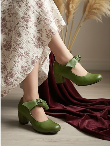  Grüne Mary-Jane-Pumps aus Kunstleder im Vintage-Stil der 1950er-Jahre mit Schleifendetail – eleganter Retro-Stil, perfekt für viktorianische und edwardianische Anlässe sowie formelle Treffen.