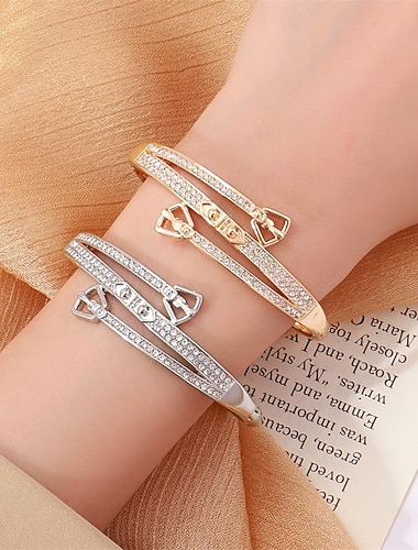  Zirkonium Klassisk Totem-serien Elegant Mote Personalisert Enkel Chrome Armbånd Smykker Sølv / Gull Til Bryllup Fest Engasjement Skoleball