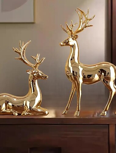  2 kpl jouluaiheisia suuria peuroja, galvanoituja samppanjanvärisiä, kultaisia ja hopeisia, loma-asunnon, olohuoneen ja toimiston työpöydän askartelulahjaksi, hienoksi koristeelliseksi koristeeksi,