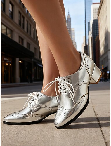  Damesko i metallisk sølvfarget brogues – klassiske oxfordsko med snøring og perforerte detaljer, stilig fottøy for jobb, uformelle utflukter og spesielle anledninger