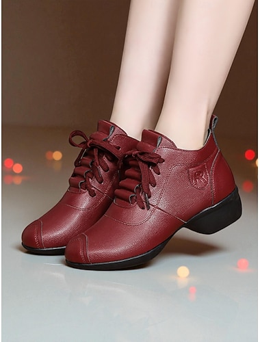  Damesko i burgunderfarget skinn – komfortable øvingssko med snøring for ballroom-, latin- og jazzopptredener