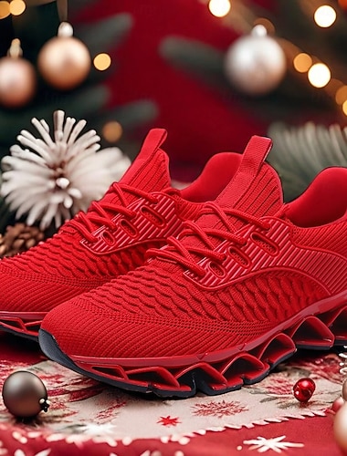  Røde atletiske sneakers for menn – slitesterke med stilige detaljer, flotte for juletreningsmål og utendørsaktiviteter i høytiden.