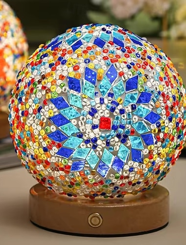  מנורת שולחן פסיפס טורקית בעבודת יד, מנורת שולחן זכוכית צבעונית בוהמית בצורת ביצה עם בסיס עץ, מנורת הדגשה מרוקאית וינטג' מופעלת באמצעות USB לחדר שינה, סלון או מתנה ייחודית