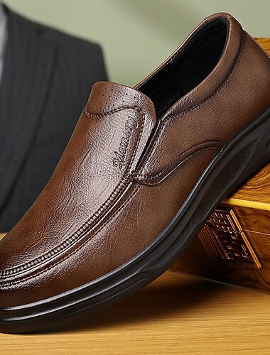  Sapatos masculinos de inverno, em couro sintético marrom, modelo slip-on, quentes e confortáveis, com forro de lã para maior aquecimento, perfeitos para dias de inverno e passeios casuais.