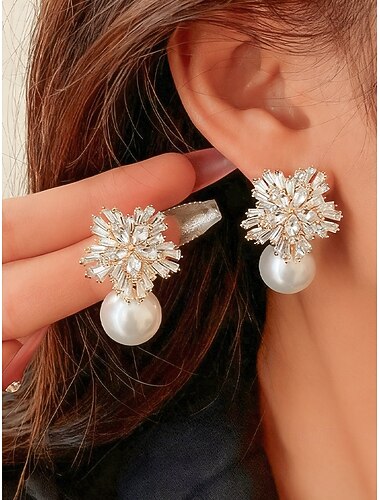  Juleperle- og krystallsnøfnuggøredobber til dame, legeringsmateriale, tilgjengelig i rødt, hvitt og flere farger – perfekt julegave