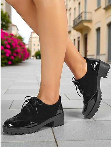  Damesko i burgunderrød semsket skinn og lakk i kunstskinn med snøring og kraftig hæl – vintagestil fra 1950-tallet, perfekt for uformelle utflukter, høst- og helgesammenkomster