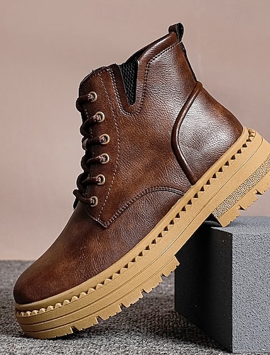  Brune herrestøvletter i kunstskinn med snøring og kraftig såle – stilig og praktisk fottøy for uformelle utflukter, jobb og hverdagsbruk